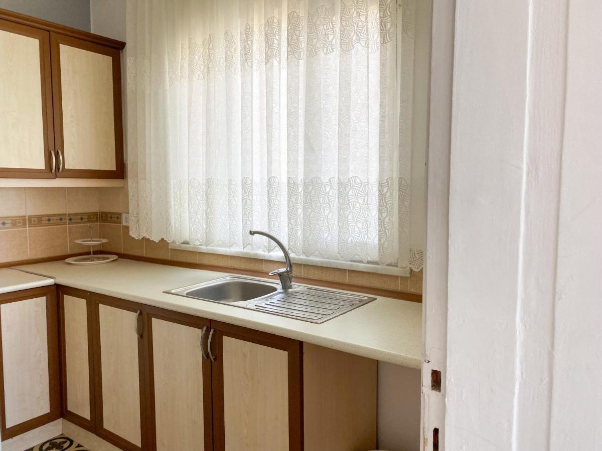 Lacivert Hotel Айвалык Экстерьер фото