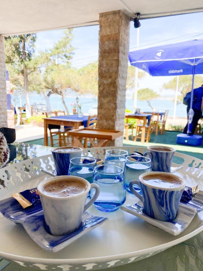 Lacivert Hotel Айвалык Экстерьер фото