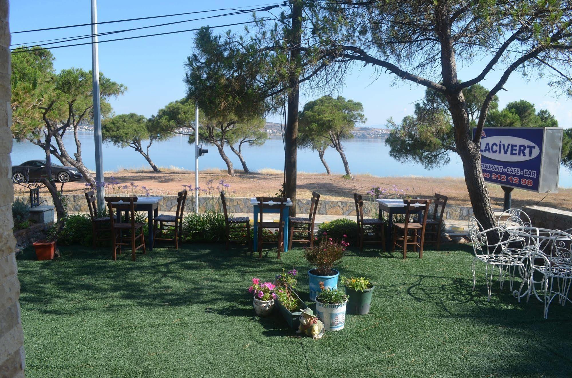Lacivert Hotel Айвалык Экстерьер фото